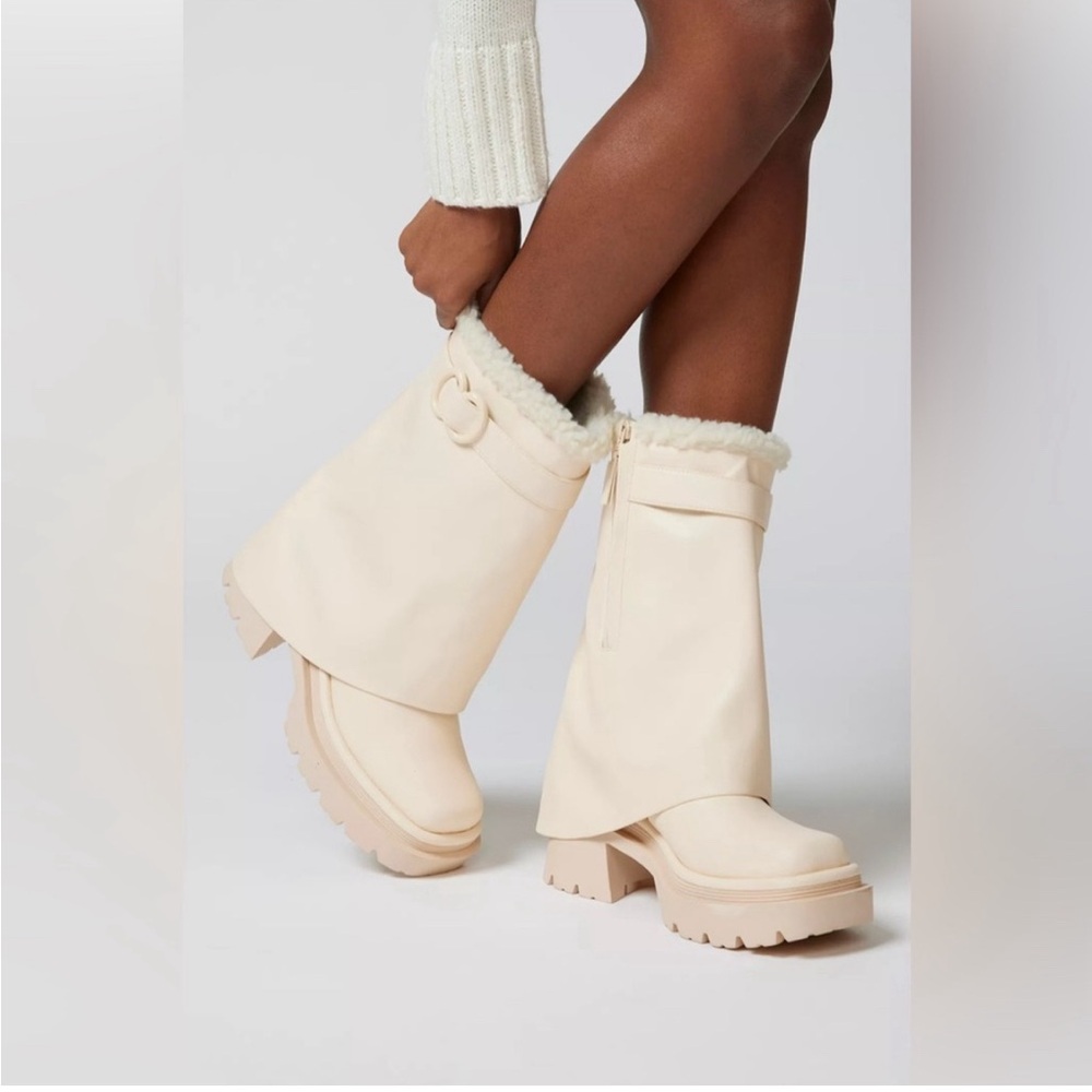 Circus by Sam Edelman Cream Winter Boots